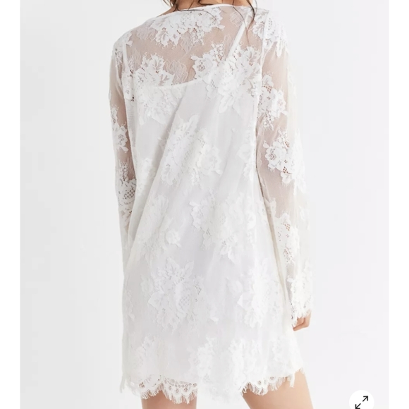 See copy listing / UO lace bell sleeve mini dress - Picture 3 of 10